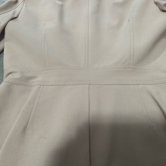 EUC 1990’s Vintage BeBe 2 piece Suit. Beautiful camel color.Size 6/8 - Picture 10 of 16